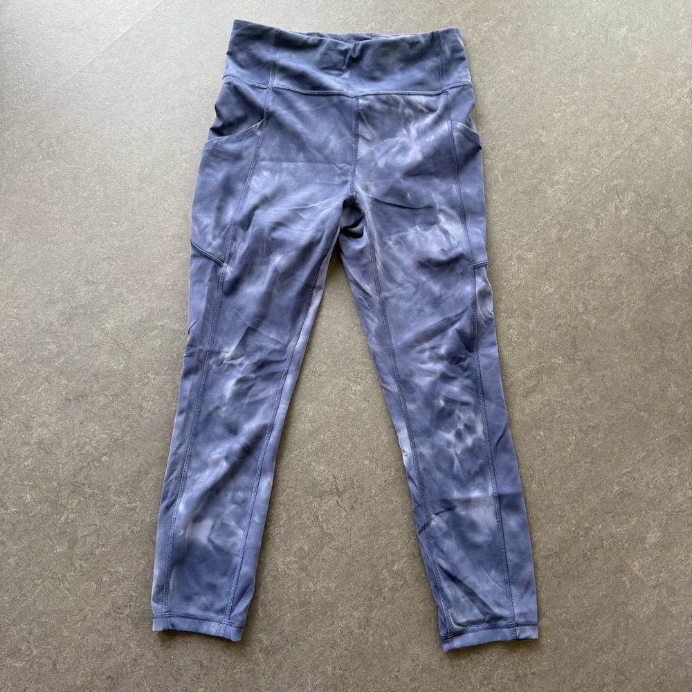 Lululemon Invigorate High-Rise Crop
23" Diamond Dye Shade Naval Blue size 6